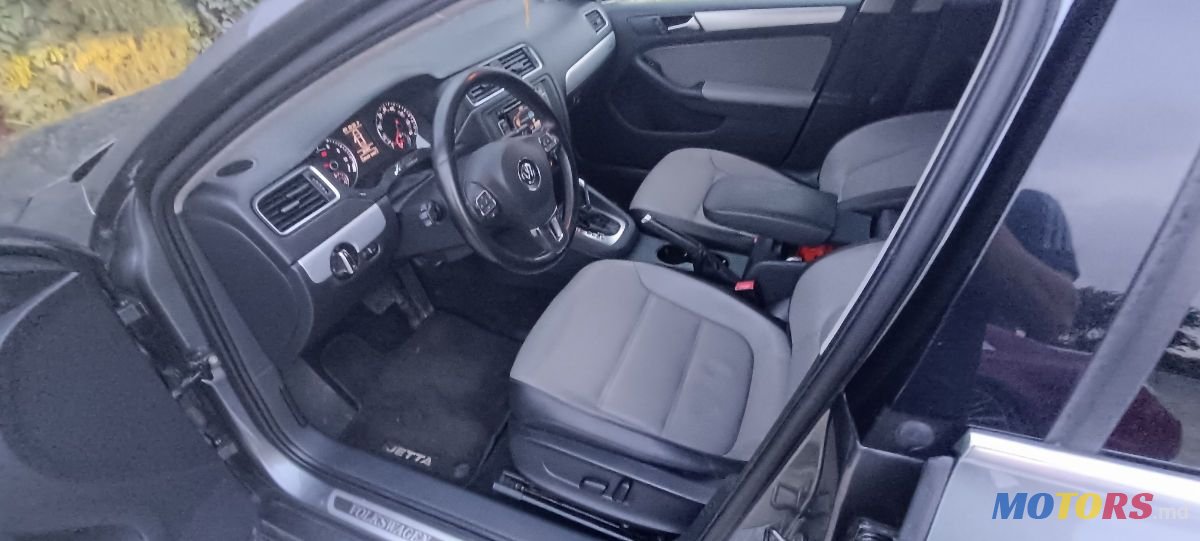 2013' Volkswagen Jetta photo #5