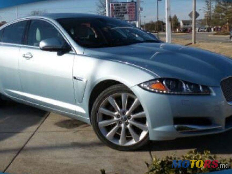 2013' Jaguar XF photo #1