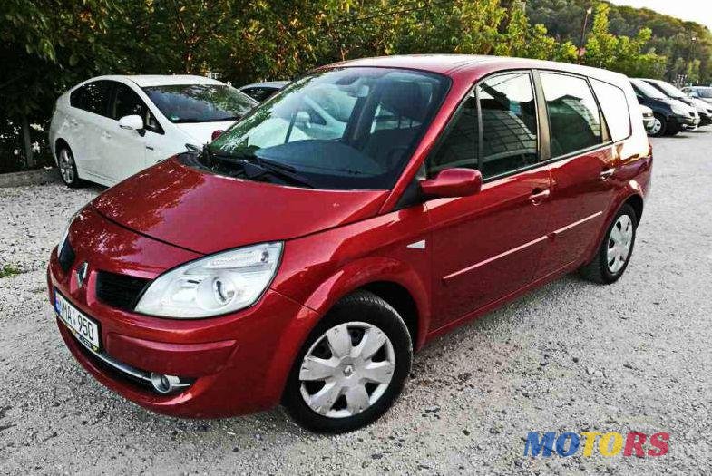 2008' Renault Grand Scenic photo #2