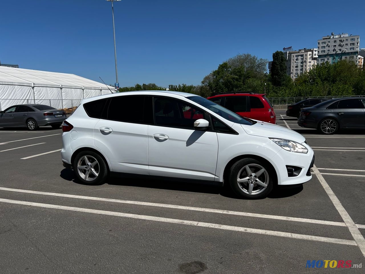 2013' Ford C-MAX photo #2
