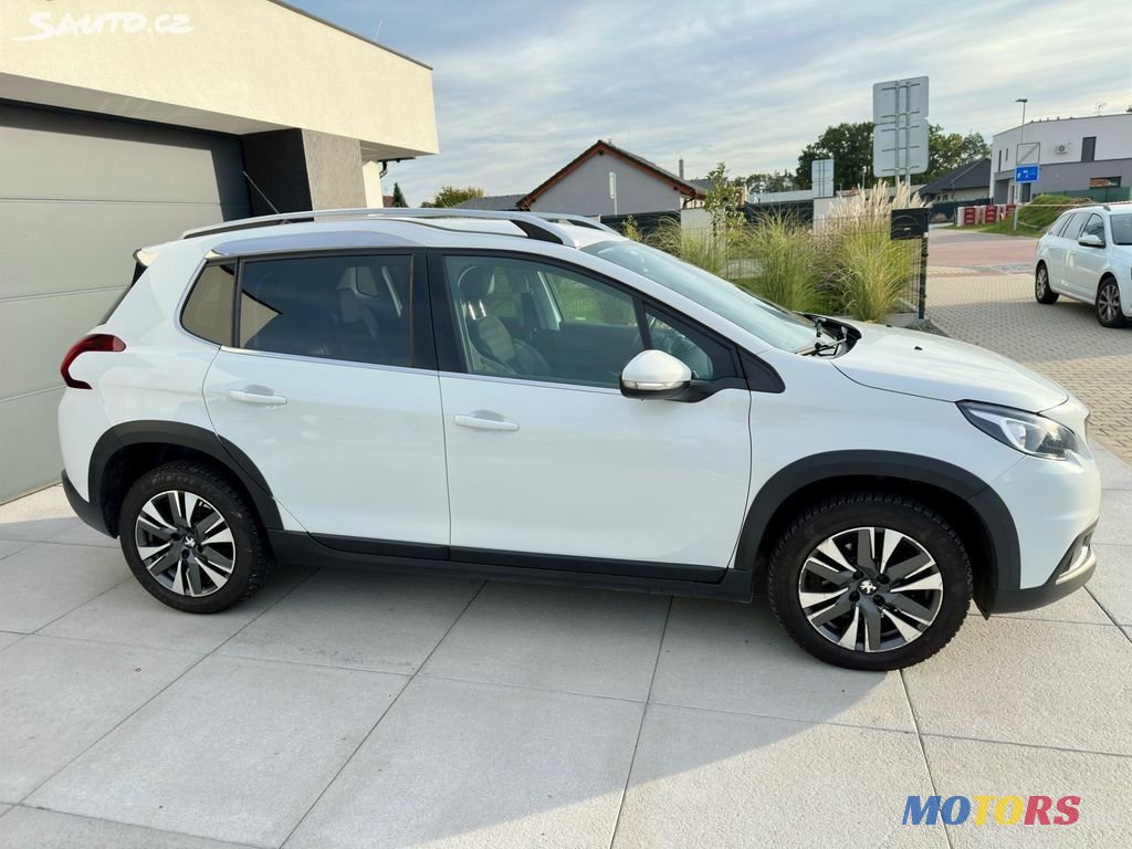 2019' Peugeot 2008 photo #2