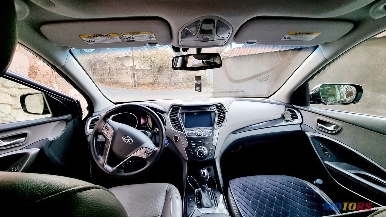 2013' Hyundai Santa Fe photo #4