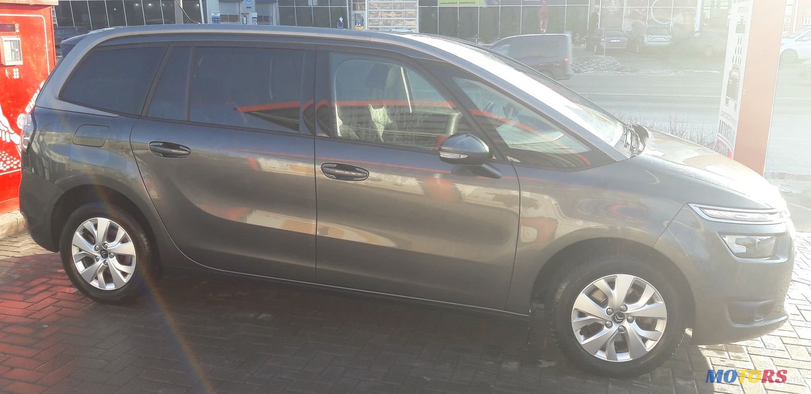 2015' Citroen Grand C4 Picasso photo #3