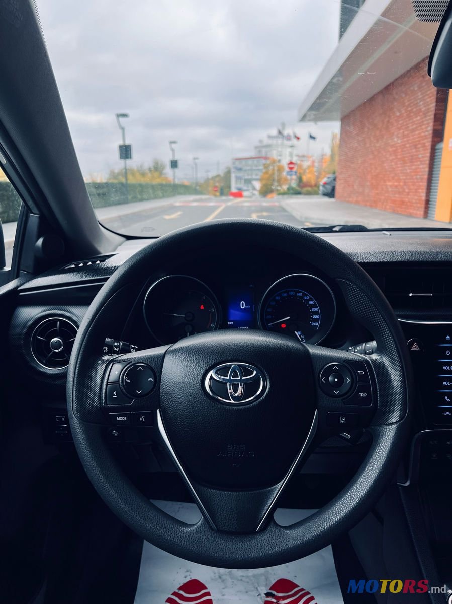 2015' Toyota Auris photo #6