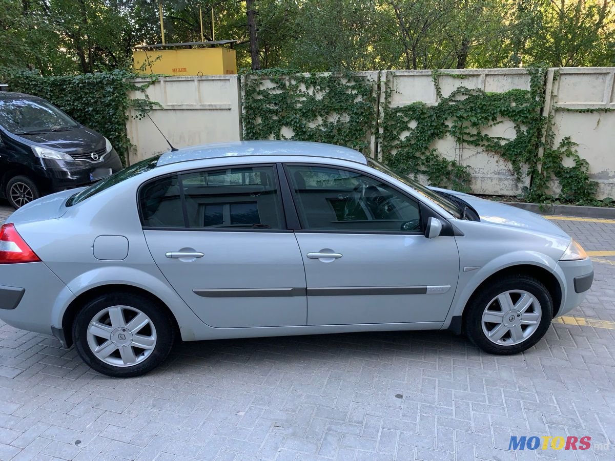 2004' Renault Megane photo #2
