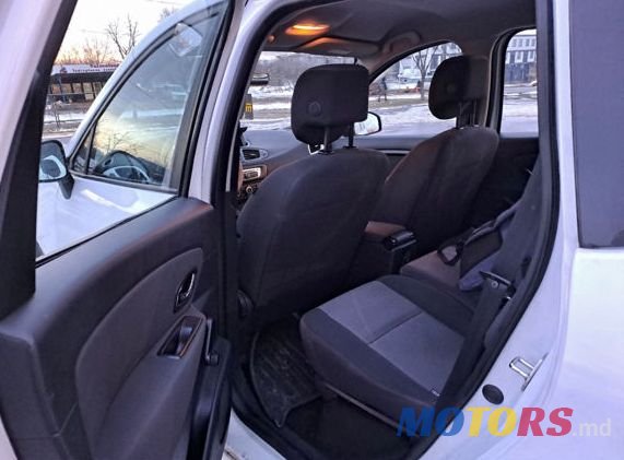 2016' Renault Scenic photo #5