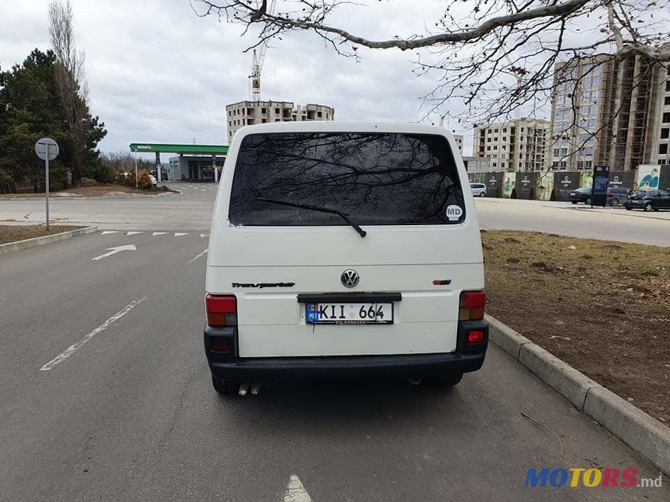 2002' Volkswagen Transporter photo #5