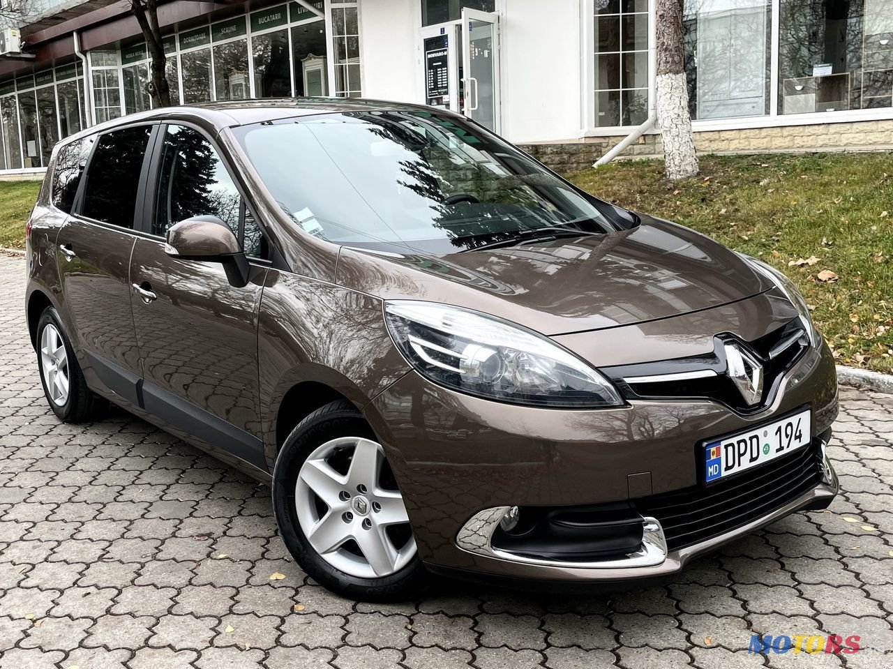 2012' Renault Grand Scenic photo #5