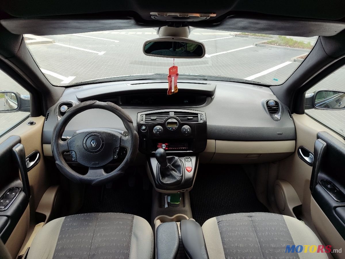 2005' Renault Grand Scenic photo #4
