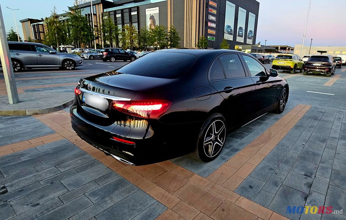 2021' Mercedes-Benz E-Class photo #2