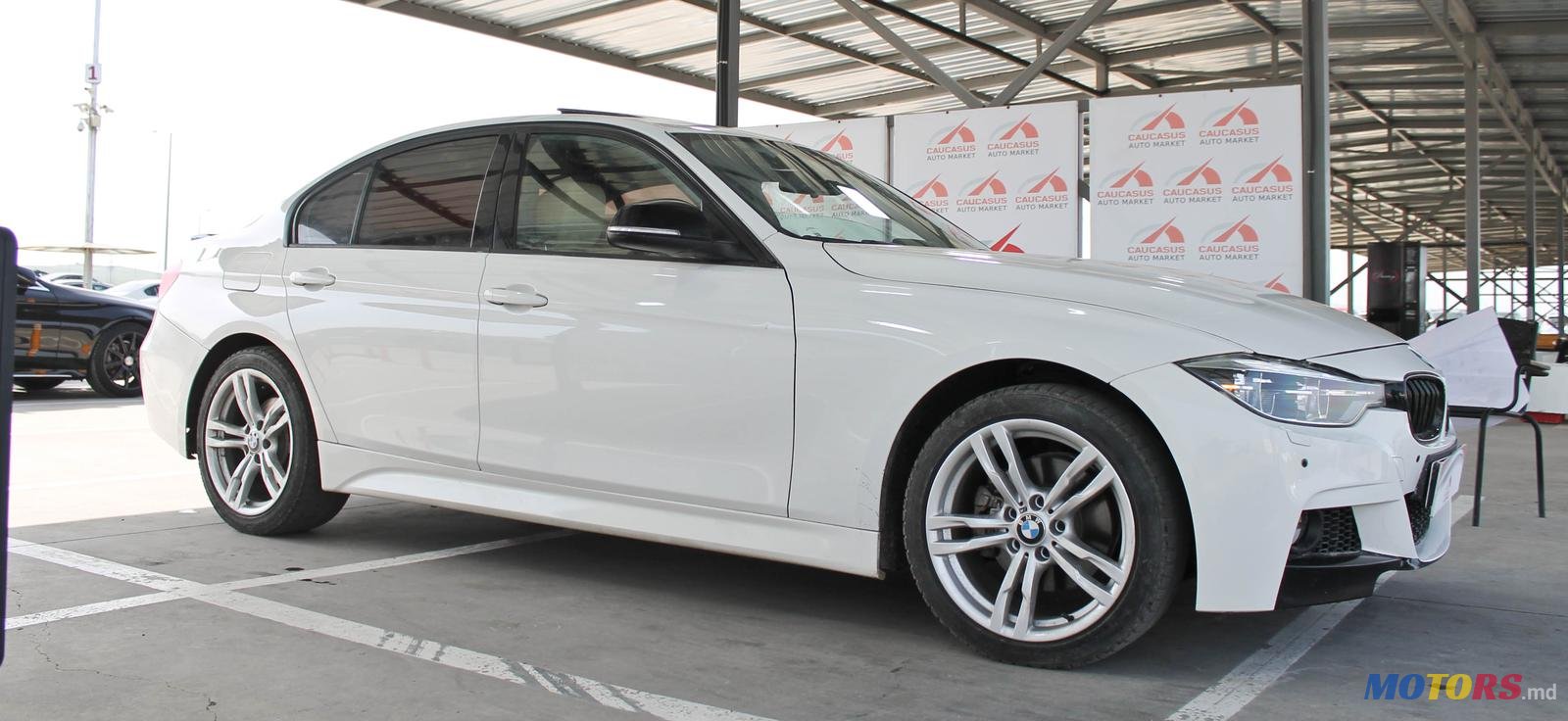 2016' BMW 3 Series 328 photo #3