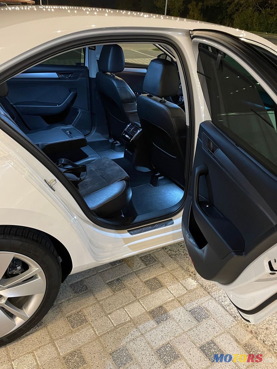 2016' Skoda Superb photo #4