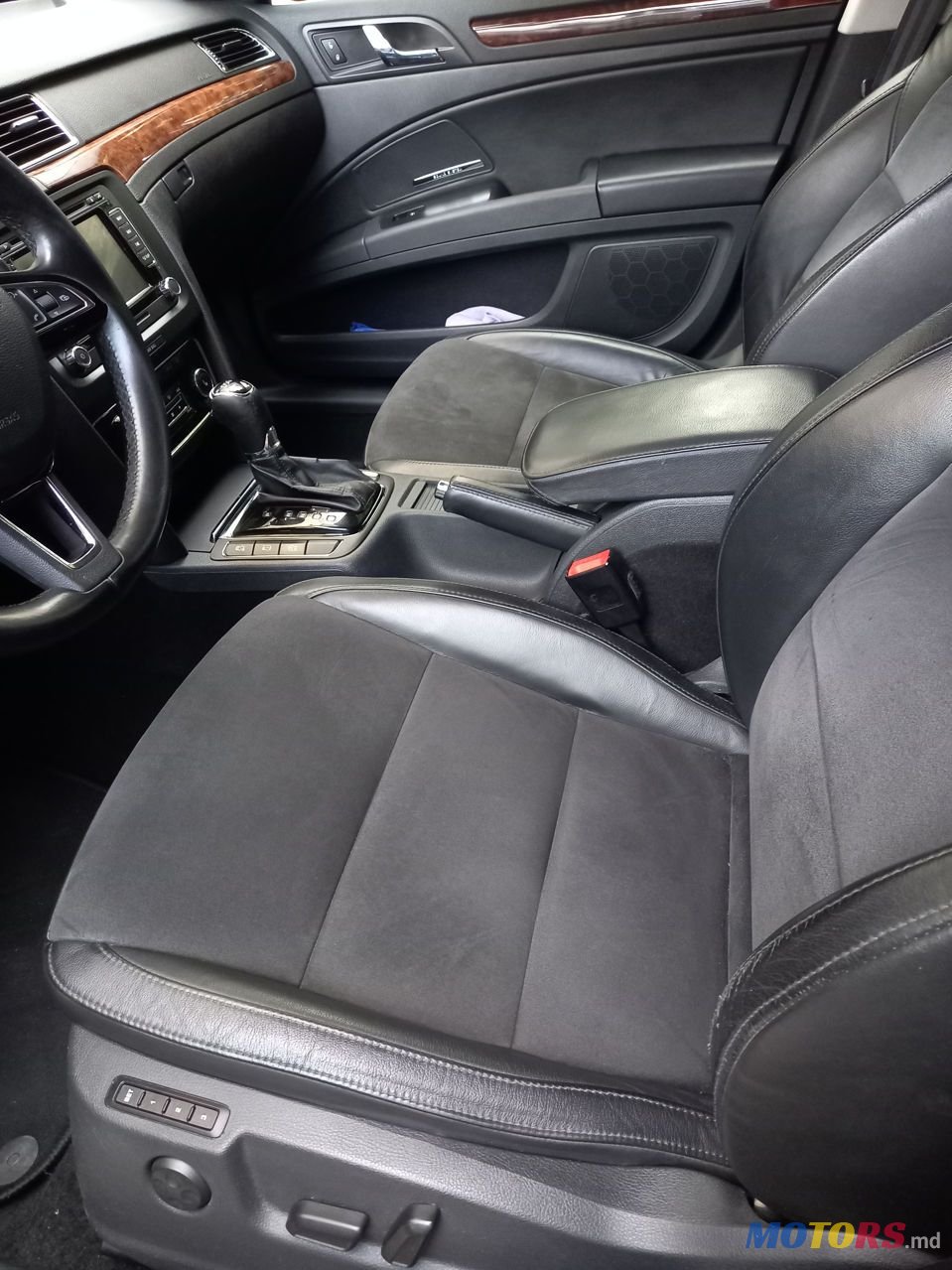 2013' Skoda Superb photo #4