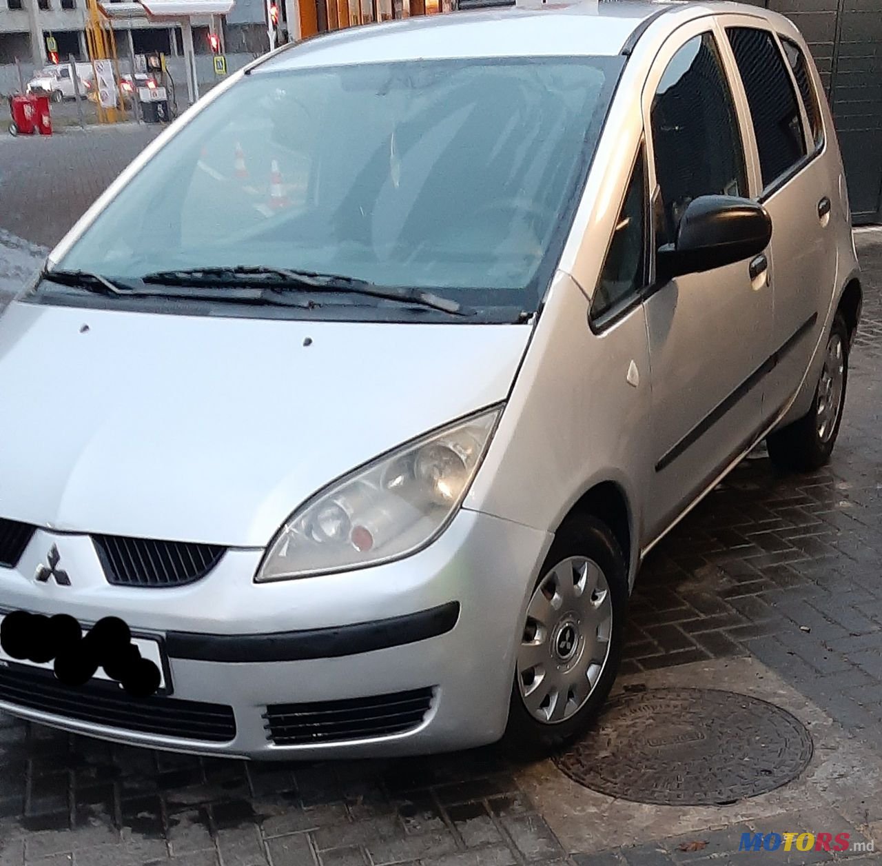 2008' Mitsubishi Colt photo #3