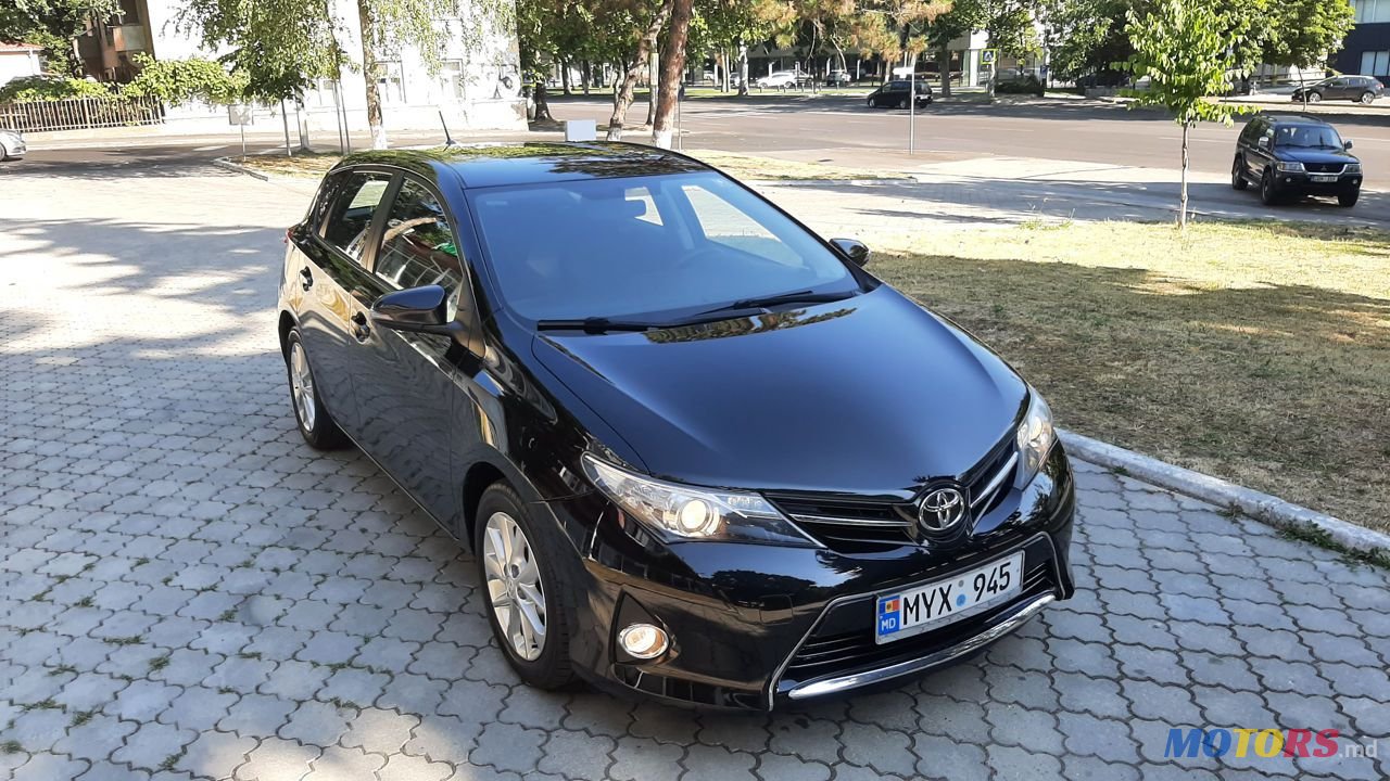 2014' Toyota Auris photo #3