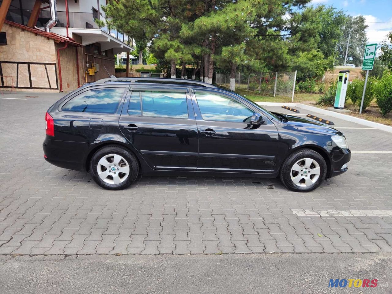 2011' Skoda Octavia photo #2