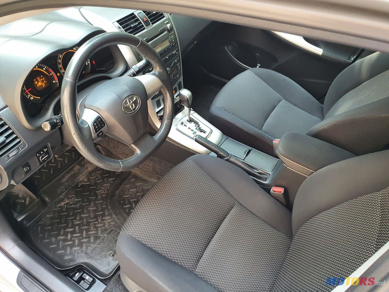 2011' Toyota Corolla photo #5