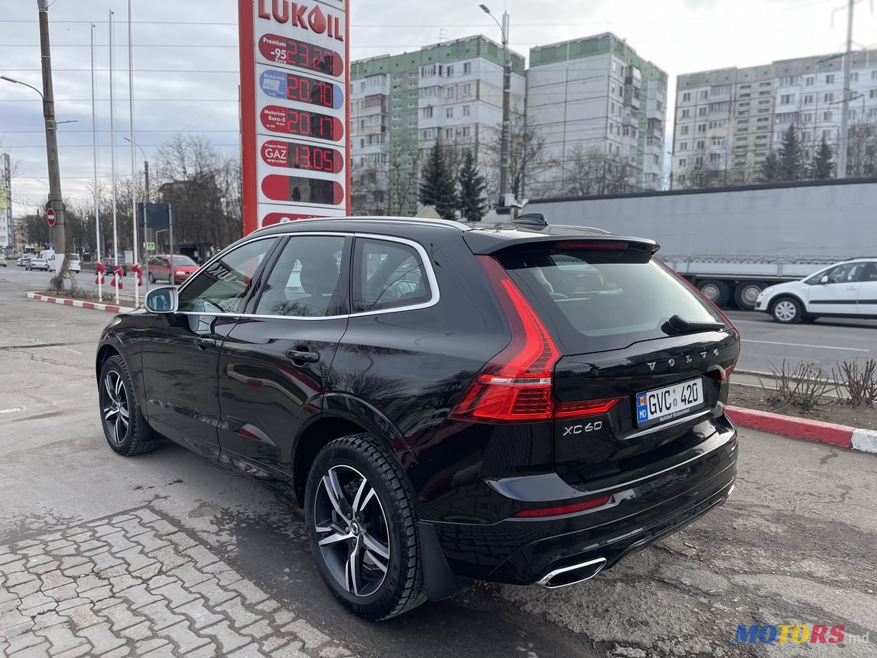 2018' Volvo XC60 photo #3