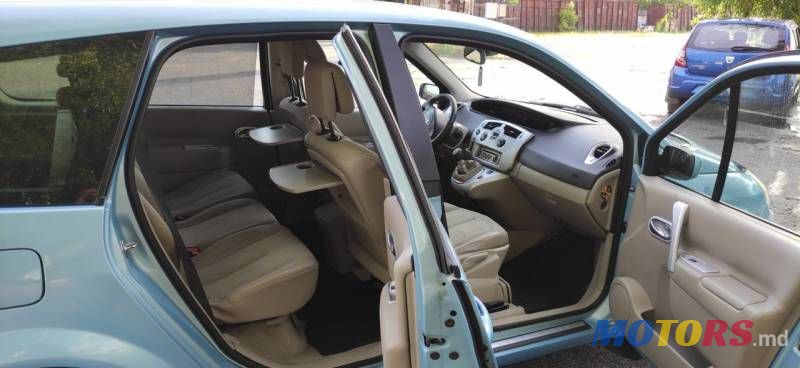 2007' Renault Grand Scenic photo #4