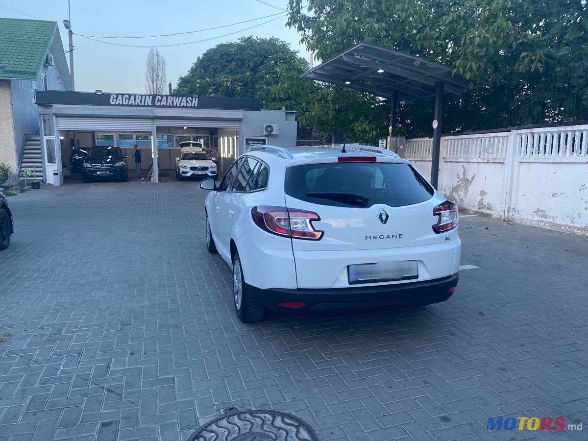 2014' Renault Megane photo #3