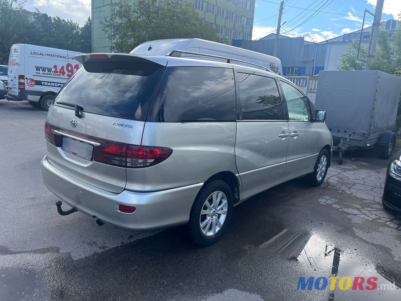 2003' Toyota Previa photo #3
