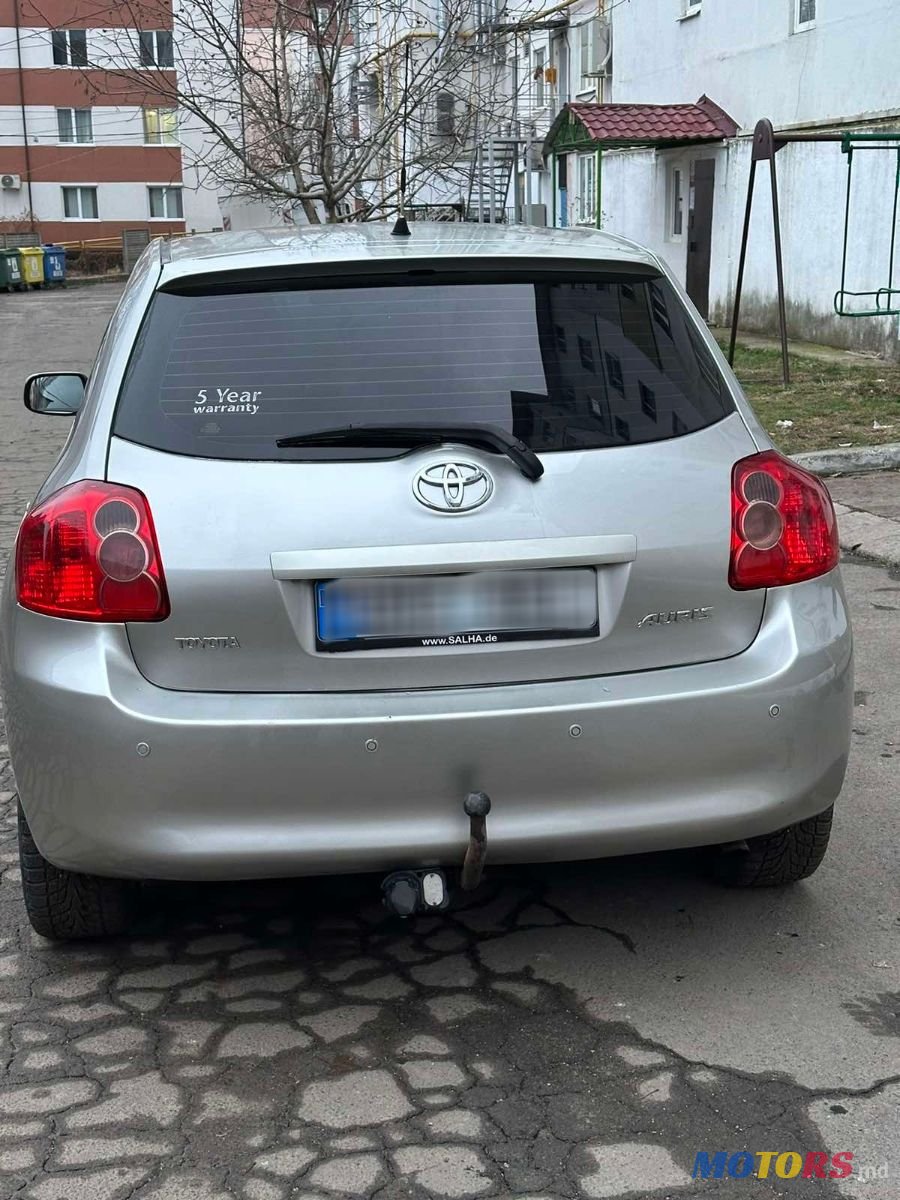 2008' Toyota Auris photo #3