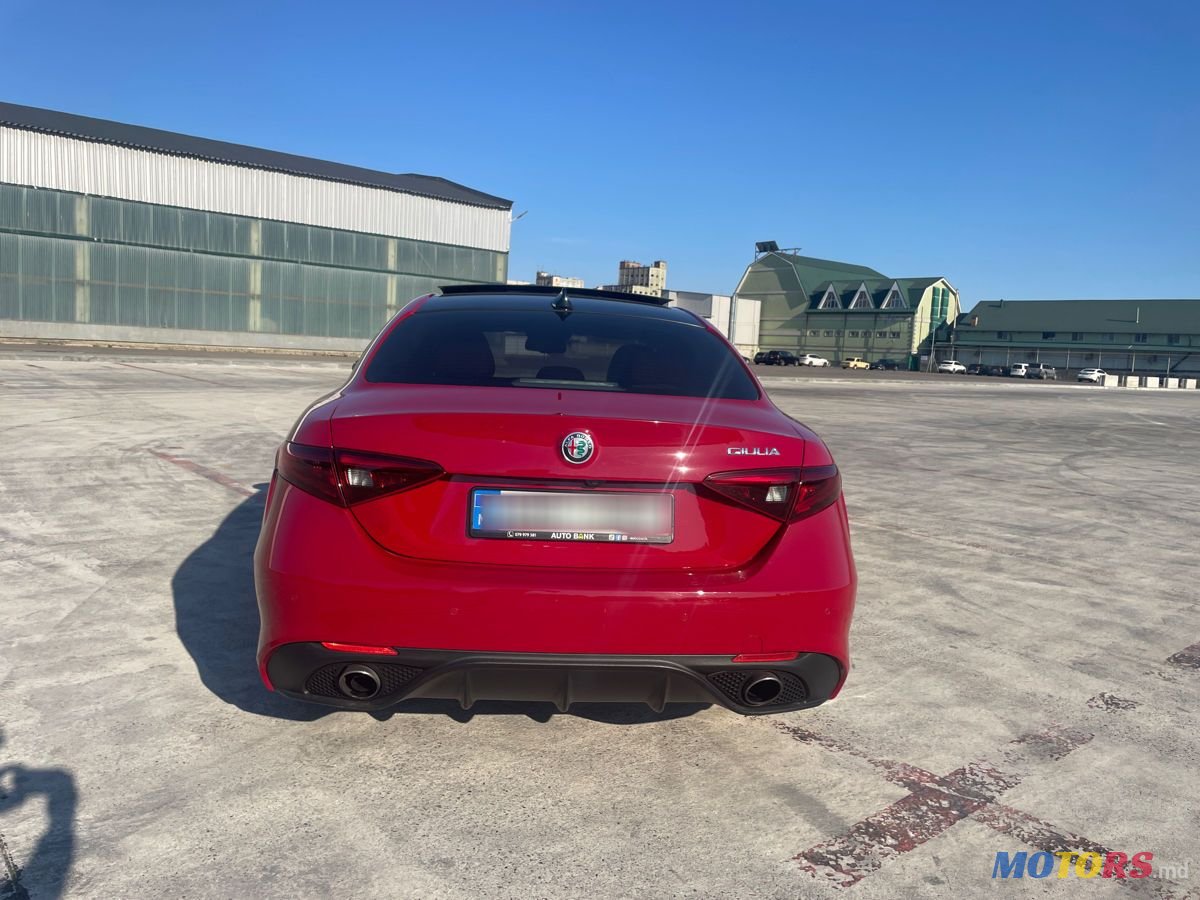 2018' Alfa Romeo Giulia photo #5