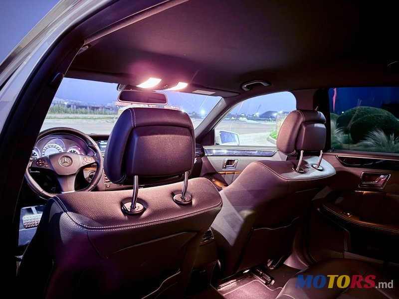 2010' Mercedes-Benz E-Class photo #6