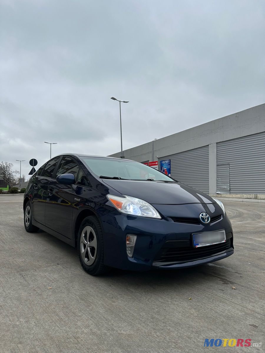 2012' Toyota Prius photo #1