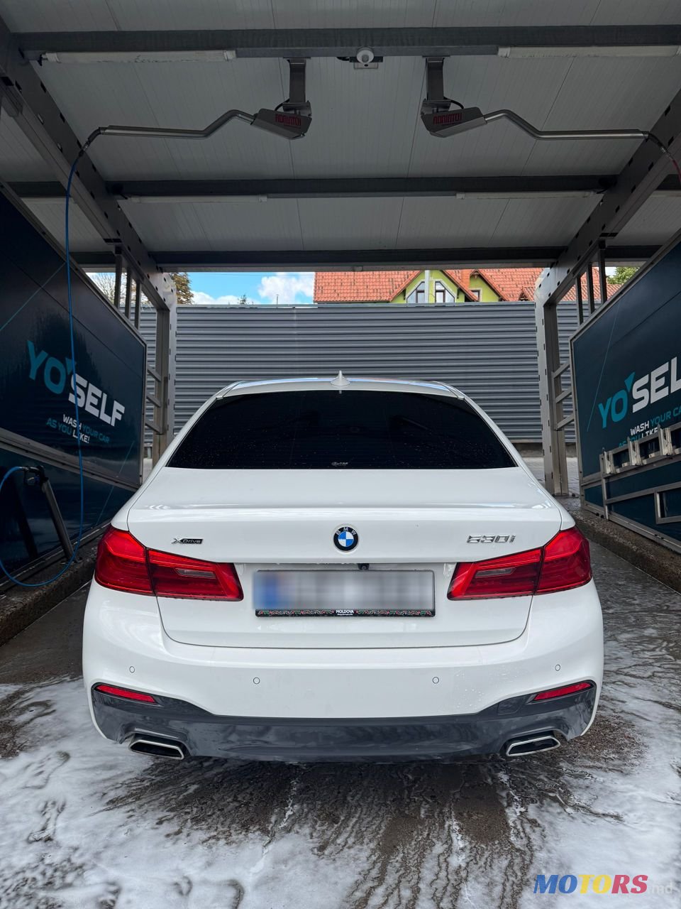 2020' BMW 5 Series photo #2