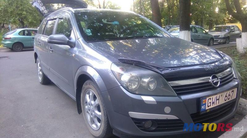 2005' Opel Astra photo #1