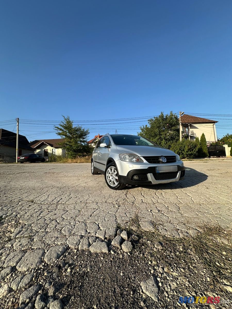 2008' Volkswagen Golf Plus photo #4