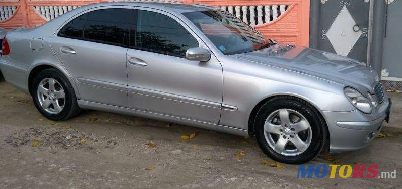 2004' Mercedes-Benz E photo #1
