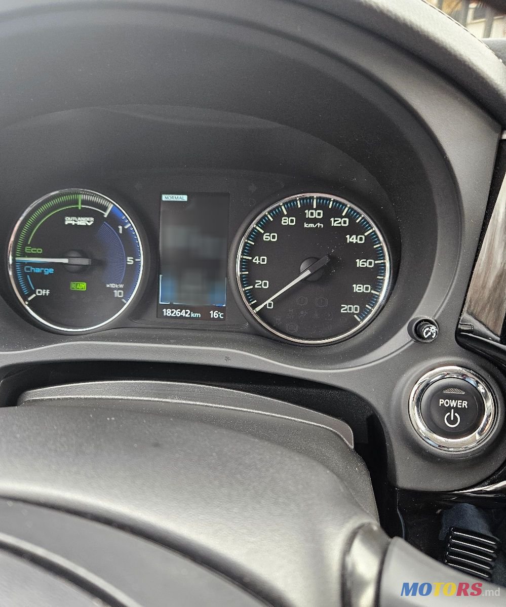 2019' Mitsubishi Outlander photo #5