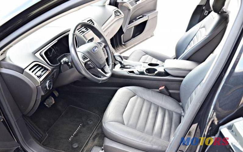 2013' Ford Fusion photo #2