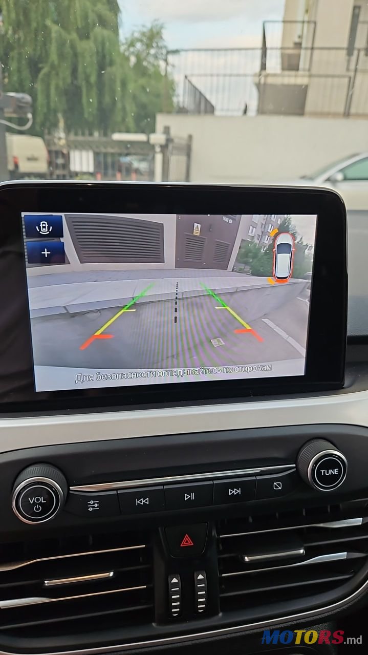 2020' Ford Focus photo #5