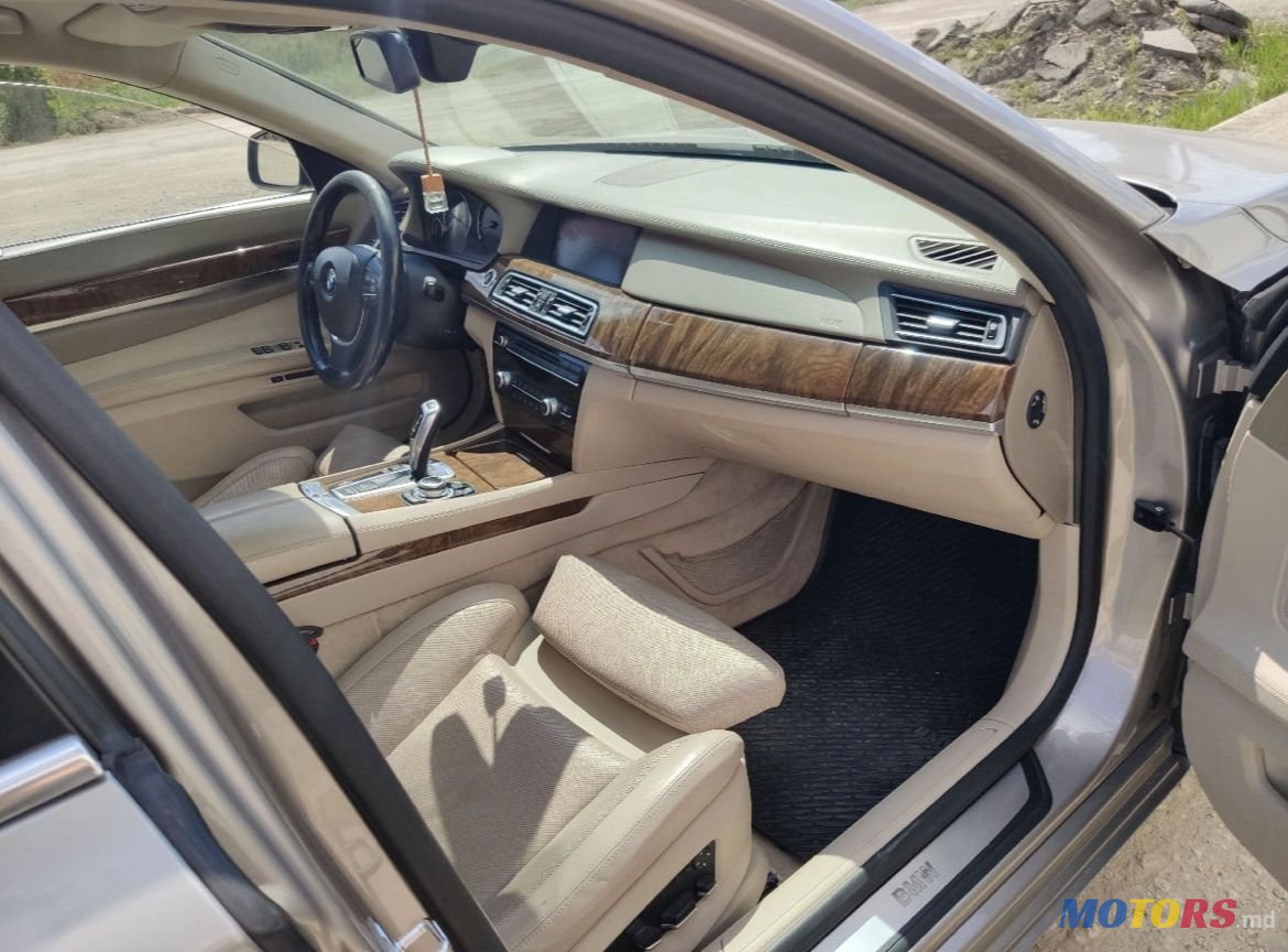 2009' BMW 7 Series photo #4