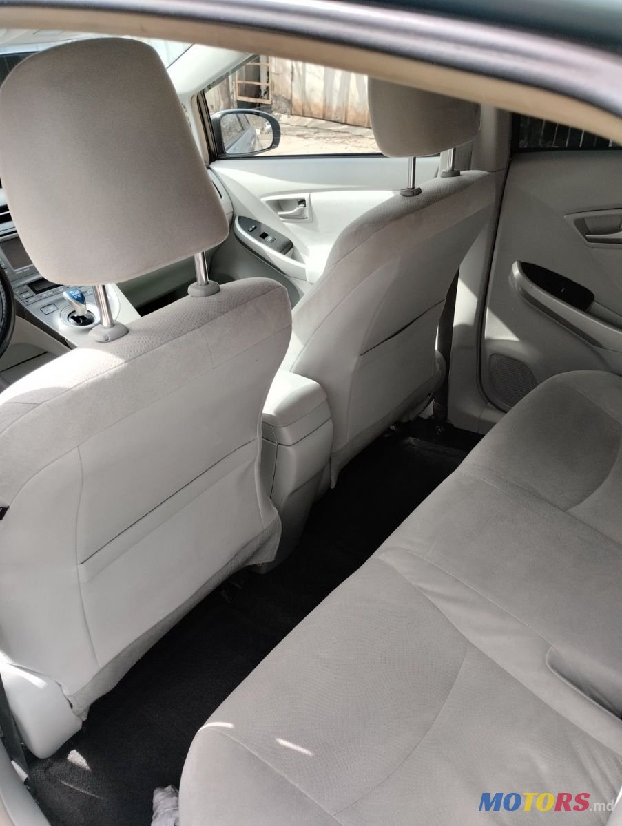 2014' Toyota Prius photo #3