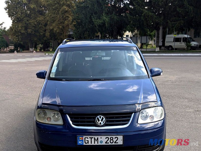 2006' Volkswagen Touran photo #2