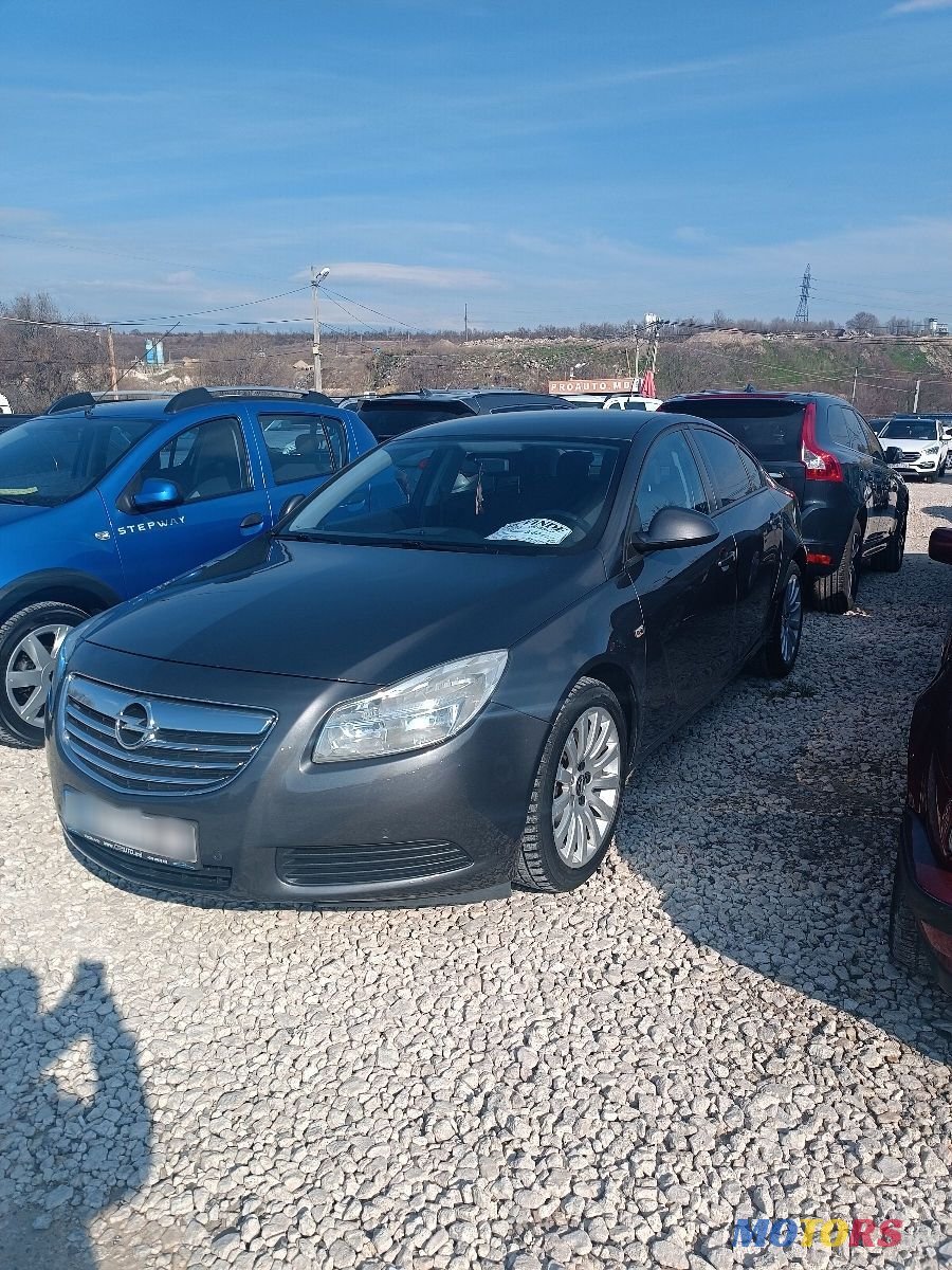 2010' Opel Insignia photo #1