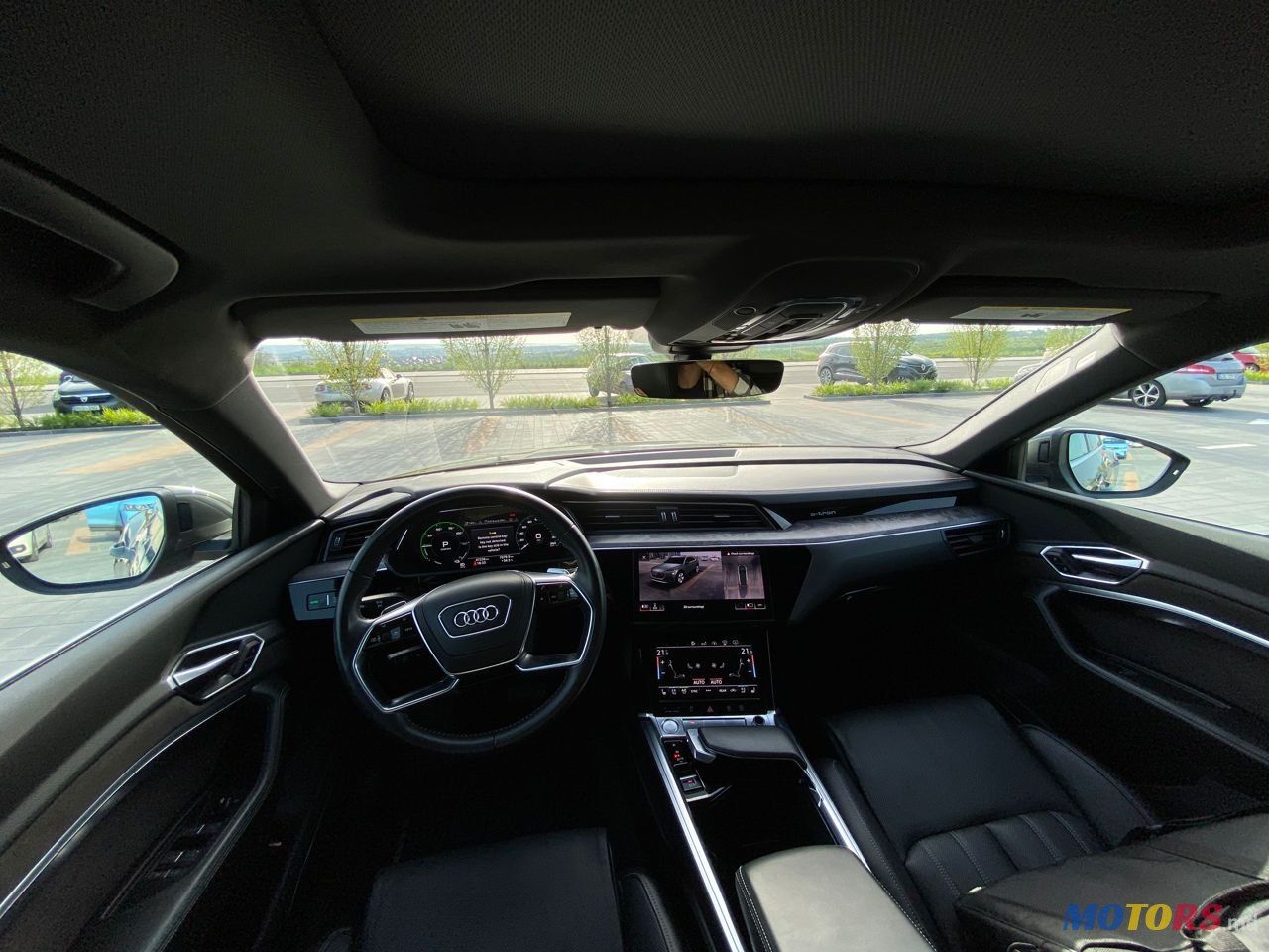 2019' Audi e-tron photo #6