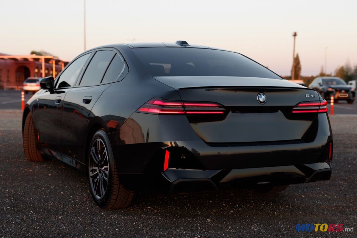 2023' BMW 5 Series photo #4