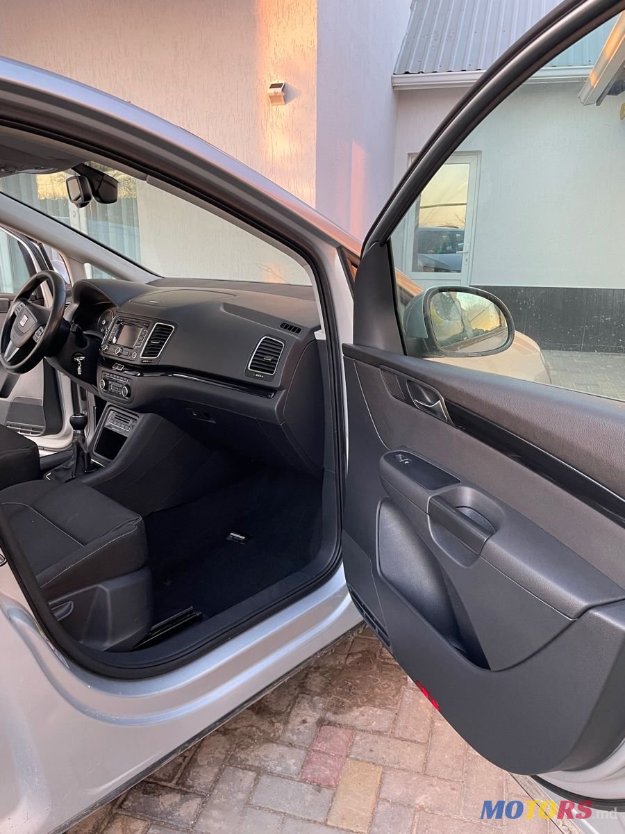 2011' SEAT Alhambra photo #2