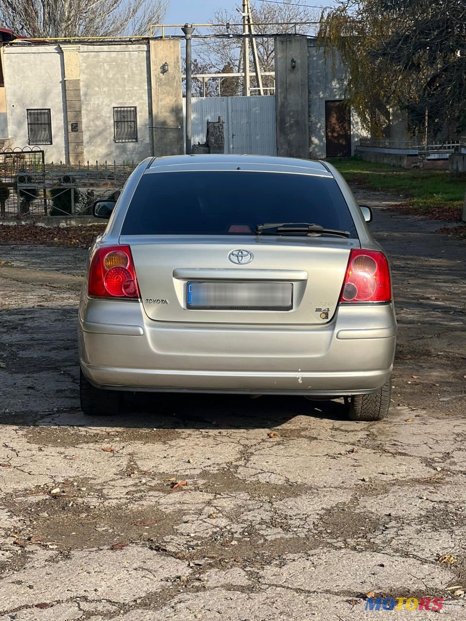 2004' Toyota Avensis photo #6