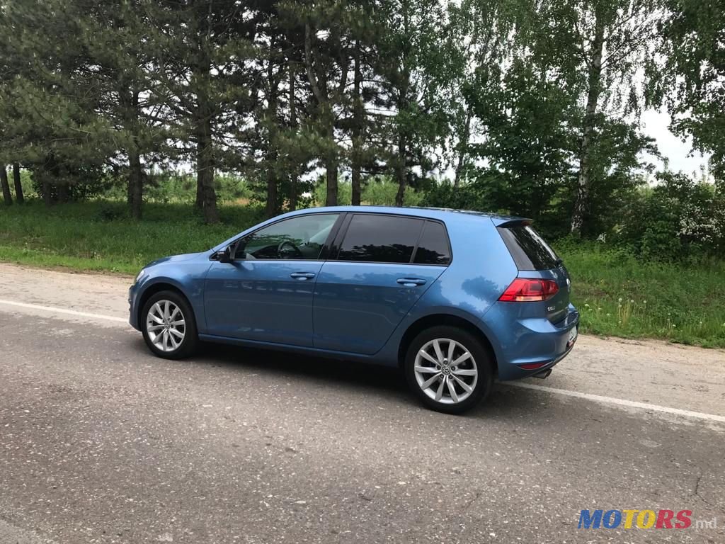 2013' Volkswagen Golf photo #2