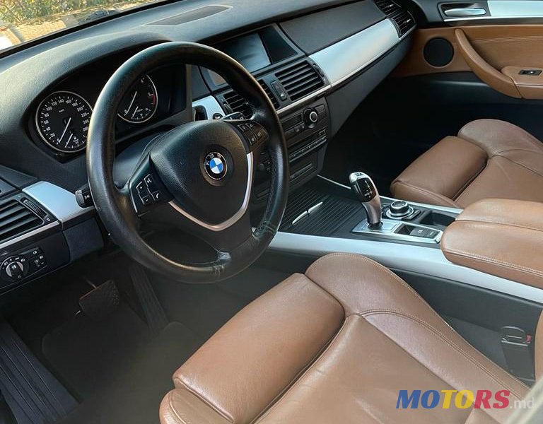 2010' BMW X5 photo #6