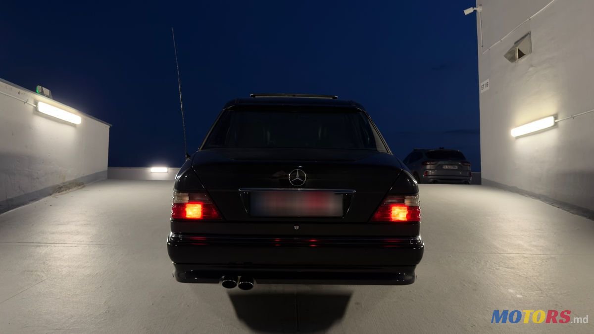 1992' Mercedes-Benz E-Class photo #6