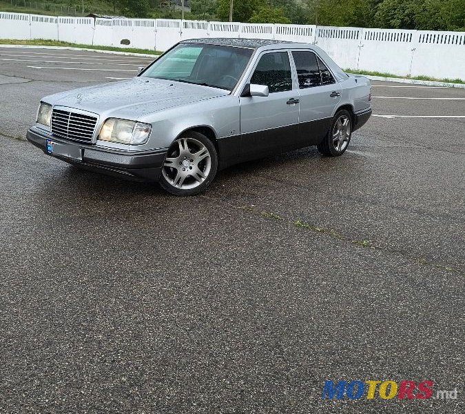 1994' Mercedes-Benz E-Class photo #3