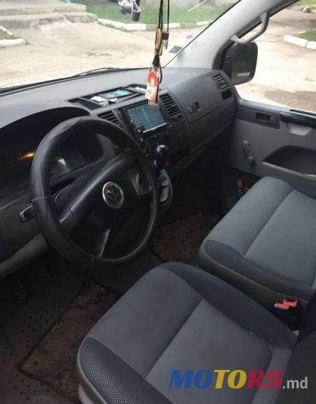 2004' Volkswagen Transporter photo #2