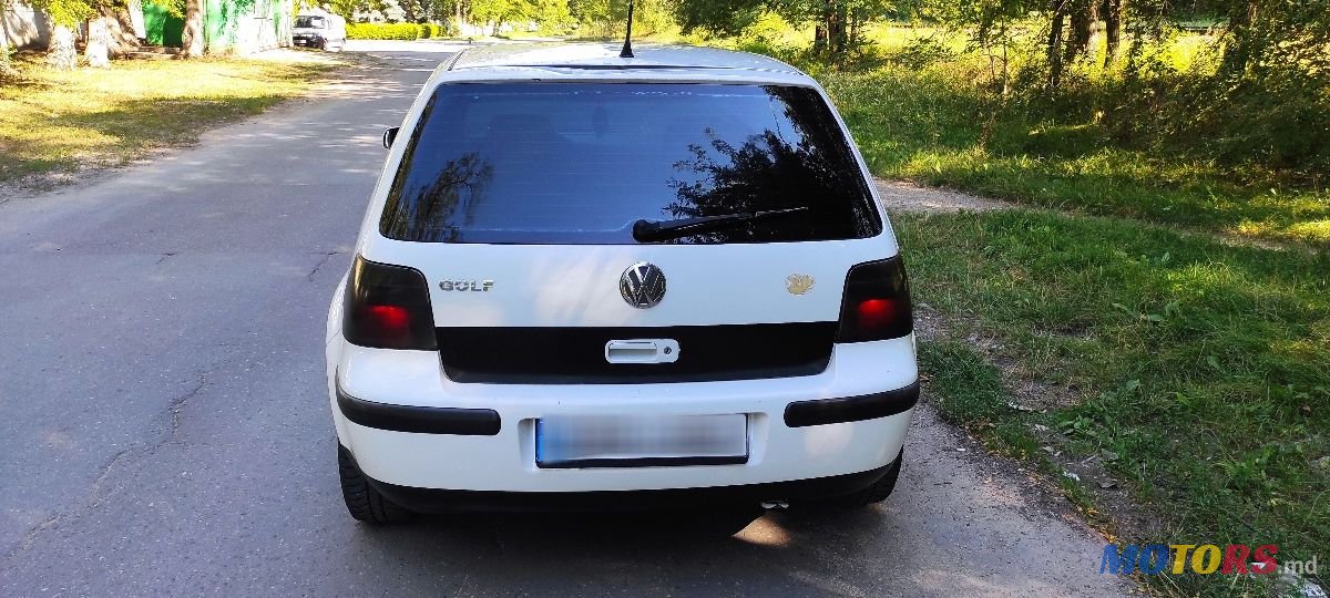 2001' Volkswagen Golf photo #5